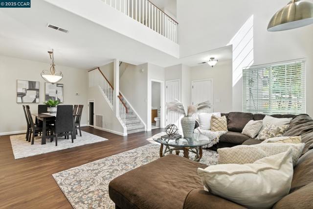 89 Amberfield Ln, Danville CA: https://media.crmls.org/mediaz/3ec93b06-686a-4957-8e90-b591d831fcf3.jpg