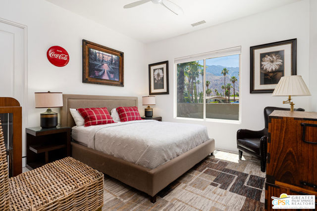 2160 N Hermosa Drive, Palm Springs CA: https://media.crmls.org/mediaz/3ec99a13-7ba7-48e5-affd-65be256ab161.jpg