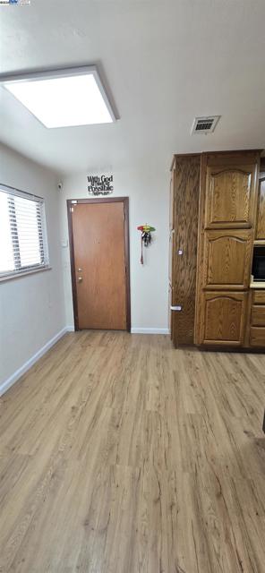 1661 Minnesota St, Fairfield CA: https://media.crmls.org/mediaz/3ecbf782-36fb-4a75-b552-0d3fc270a591.jpg