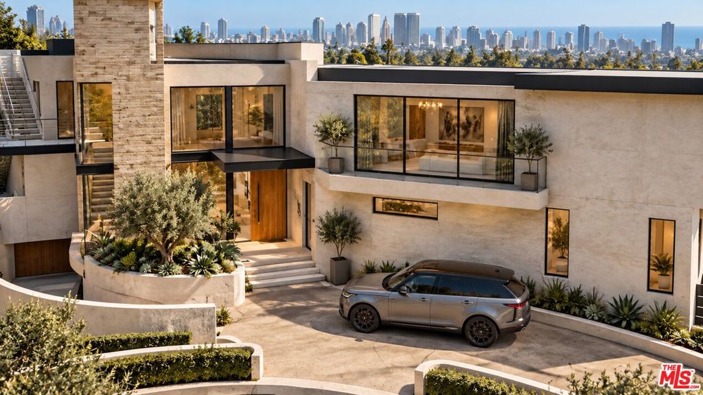 821 Glenmere Way — Contemporary