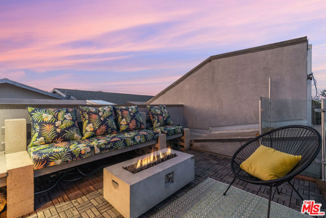 Rooftop Deck with 360 views