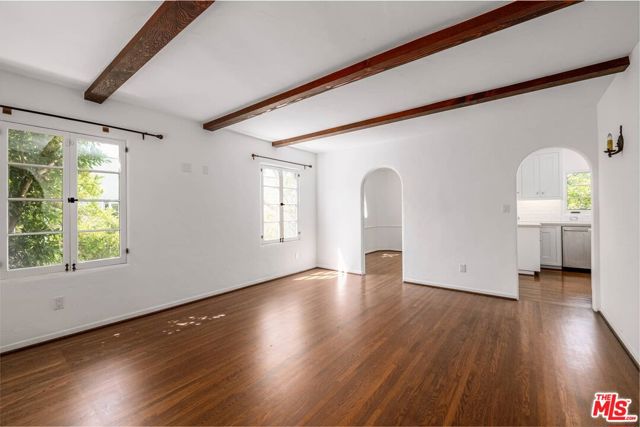 1539 Ensley Avenue, Los Angeles CA: https://media.crmls.org/mediaz/3eccd225-101c-4aab-8ec7-0504ba3e7114.jpg