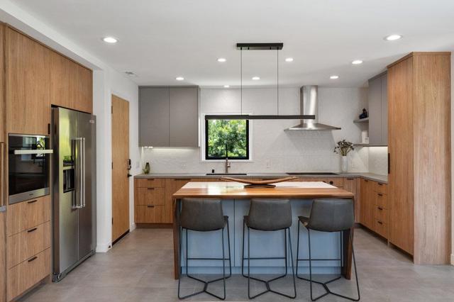137 30th Avenue, San Mateo CA: https://media.crmls.org/mediaz/3ecda776-abc5-4509-82cf-17c6622da693.jpg