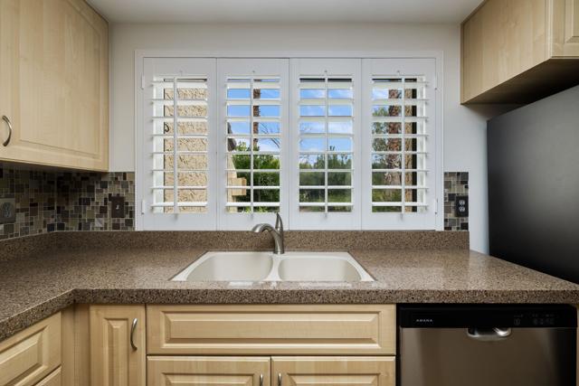 47 Portola Drive, Palm Springs CA: https://media.crmls.org/mediaz/3ecdbde8-f8e2-4743-96f6-3113b9bcc8ce.jpg