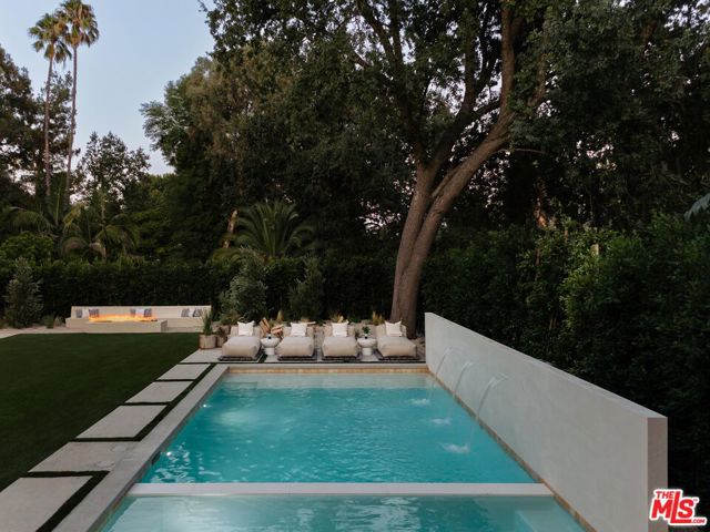 23346 Collins Street, Woodland Hills CA: https://media.crmls.org/mediaz/3ecdfff8-3880-44d2-8804-629eb8ba2186.jpg