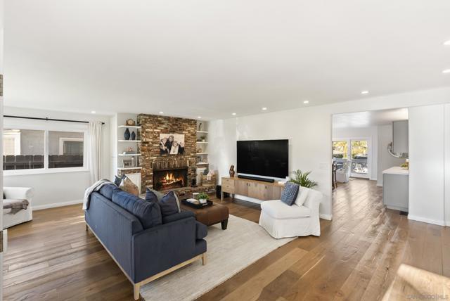 4474 Niagara Ave, San Diego CA: https://media.crmls.org/mediaz/3ece7b9e-881f-49b7-88b8-3896aff5eb85.jpg