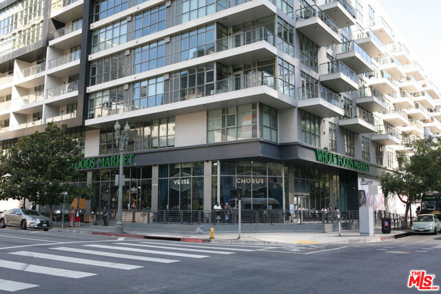 630 W 6th Street, Los Angeles CA: https://media.crmls.org/mediaz/3eced033-9476-46d3-af9c-349b829809dd.jpg