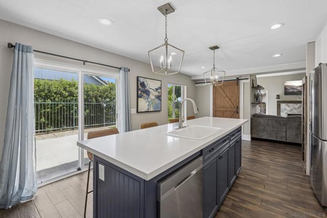 1198 Gazania Ct, San Marcos CA: https://media.crmls.org/mediaz/3ecf321d-4e07-4bde-b265-94e519d104cc.jpg