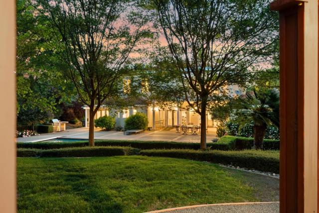 14210 Berry Hill Court, Los Altos Hills CA: https://media.crmls.org/mediaz/3ecf5a20-f3a5-4a93-aeea-f54f272cb430.jpg