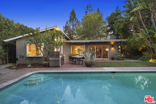 12815 Sarah Street, Studio City CA: https://media.crmls.org/mediaz/3ecf67cd-3a89-41aa-ac4b-22b095789431.jpg