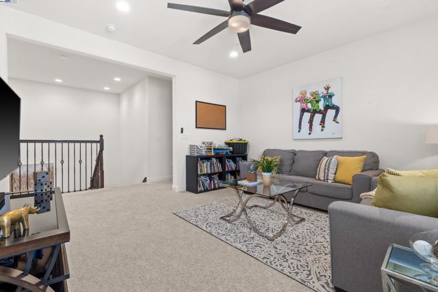 4440 Pine Mountain Way, Dublin CA: https://media.crmls.org/mediaz/3ecf8329-e677-42f9-a0c2-64cb061d15a7.jpg
