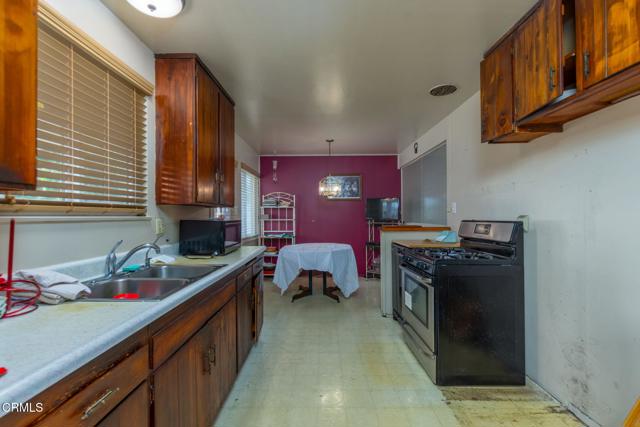 Detail Gallery Image 6 of 16 For 4117 S C St, Oxnard,  CA 93033 - 3 Beds | 2 Baths