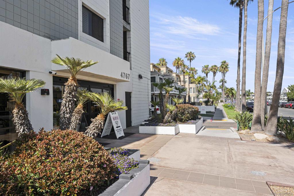 4767 Ocean Blvd - photo 4