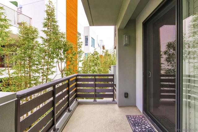 2511 State St, Carlsbad CA: https://media.crmls.org/mediaz/3ed0a505-7038-45ce-87c8-7de6a17982eb.jpg