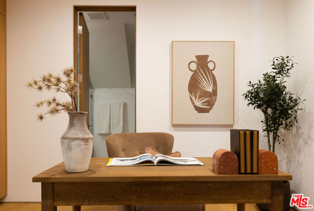 4016 The Strand, Manhattan Beach CA: https://media.crmls.org/mediaz/3ed14c8d-bf37-4689-b39c-e464b4a465e9.jpg