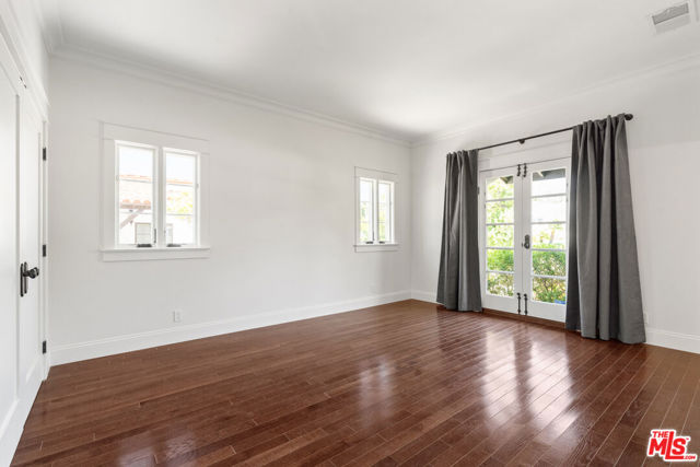 2347 Parnell Avenue, Los Angeles CA: https://media.crmls.org/mediaz/3ed2f781-d99a-4768-aebb-45df2f4c670d.jpg