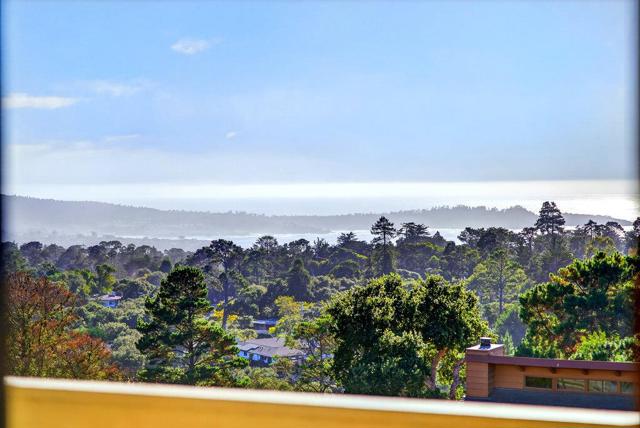 3475 Edgefield Place, Carmel CA: https://media.crmls.org/mediaz/3ed37102-2bd1-46a4-81ec-5fb03ff5ef23.jpg
