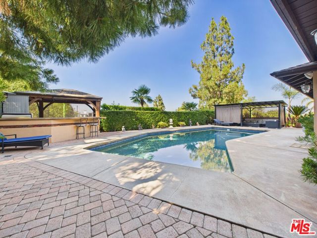 4723 Dunas Lane, Tarzana CA: https://media.crmls.org/mediaz/3ed3d540-de20-4ad3-8cdc-19d37d2999db.jpg
