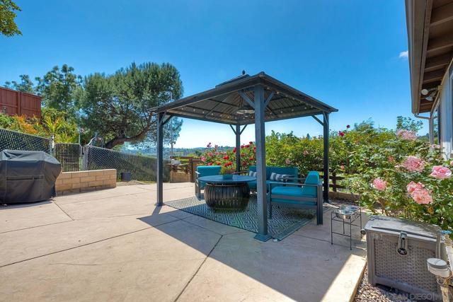 20809 Viento Valle, Escondido CA: https://media.crmls.org/mediaz/3ed62c24-bab1-4ed7-9a6b-1815e205de4b.jpg