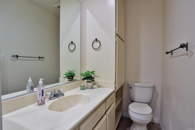 Image 21 of 35 For 71994 Eleanora Lane