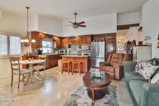 3616 Pebble Place, Newbury Park CA: https://media.crmls.org/mediaz/3ed893c8-411a-46f9-a667-726cd9690e9d.jpg