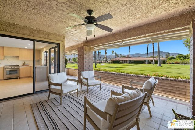 6 Joya Drive, Palm Desert CA: https://media.crmls.org/mediaz/3ed89629-bd49-4b50-be13-7305c0fe6e5a.jpg