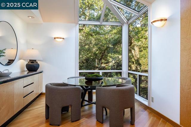 1177 Estates Dr, Lafayette CA: https://media.crmls.org/mediaz/3ed8a4b9-c961-41f5-88d0-519ab5397e37.jpg