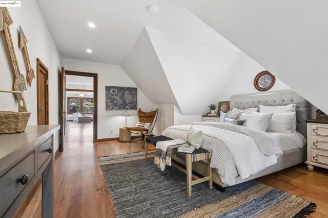 1048 Annerley Rd, Oakland CA: https://media.crmls.org/mediaz/3ed8ccdd-70f1-4625-aa27-7f484a6a9278.jpg