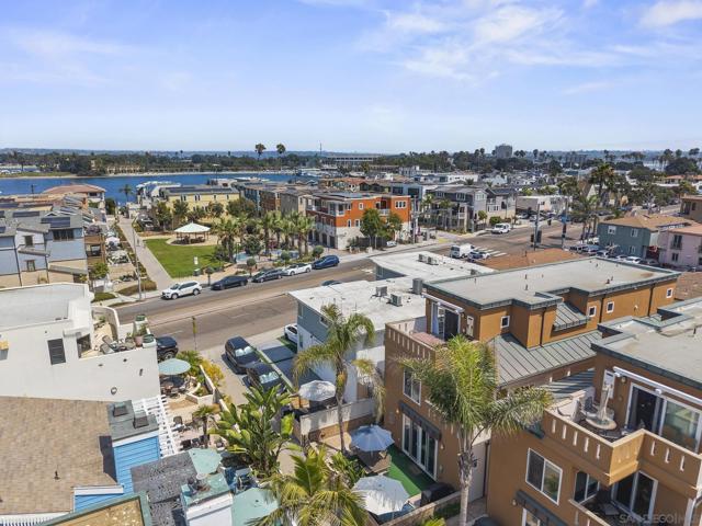735 Jersey Court, San Diego CA: https://media.crmls.org/mediaz/3ed92259-67c2-440c-8993-b79ea5ee0c8f.jpg