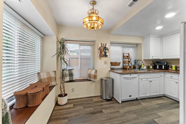 Detail Gallery Image 11 of 24 For 4042 Moratalla, San Diego,  CA 92130 - 3 Beds | 2/1 Baths