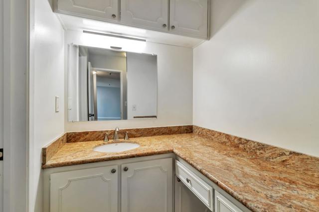 1830 Lakeshore Avenue, Oakland CA: https://media.crmls.org/mediaz/3eda081c-2ad0-4db1-b7a4-2e191c490966.jpg