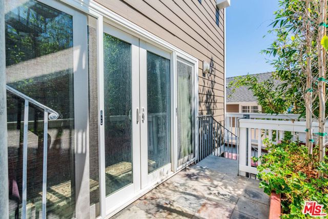 219 2nd Street, Hermosa Beach CA: https://media.crmls.org/mediaz/3edb0c21-58b3-46bb-a905-abc85776fa80.jpg