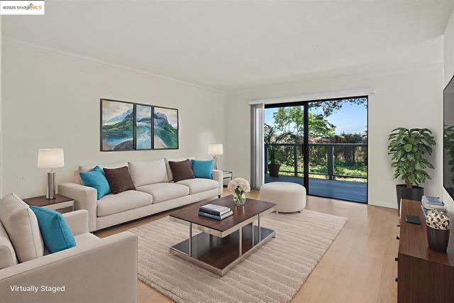 2 Commodore DR, Emeryville CA: https://media.crmls.org/mediaz/3edb1f89-deec-4cf8-a7f8-34410e7c99e6.jpg