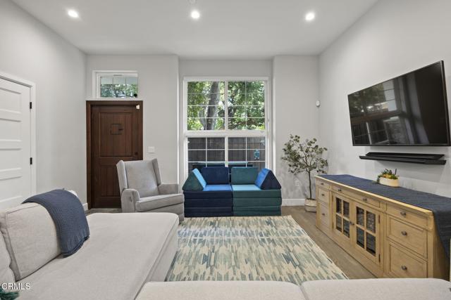 Detail Gallery Image 10 of 43 For 3236 Royal Oaks Dr #5,  Thousand Oaks,  CA 91362 - 3 Beds | 2/1 Baths