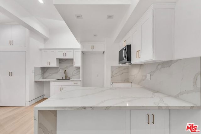 5561 1/2 El Canon Avenue, Woodland Hills CA: https://media.crmls.org/mediaz/3edb44b0-4af2-4c4c-a6f1-cf5c9edd83ae.jpg