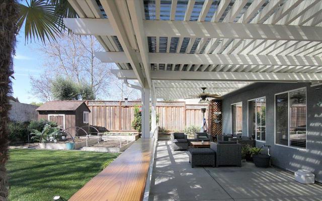 2155 Beachwood Court, Hollister CA: https://media.crmls.org/mediaz/3edc418a-1f18-4158-8b4d-5d030f989f2c.jpg