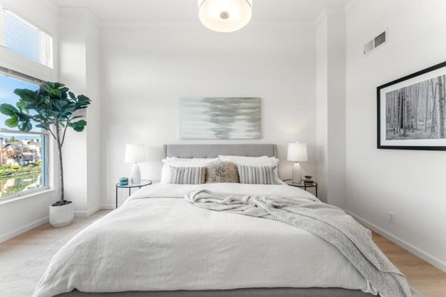 600 Baltic Circle, Redwood City CA: https://media.crmls.org/mediaz/3edcb00e-fcdb-4e96-a2b9-357bfe39ff59.jpg