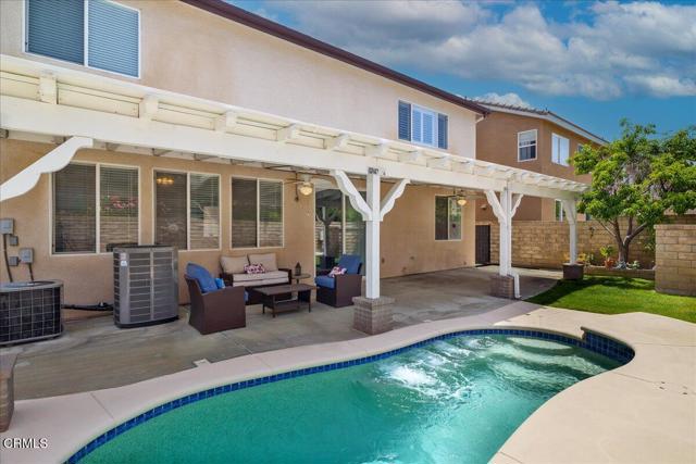 29065 Madrid Place, Castaic CA: https://media.crmls.org/mediaz/3edd38a2-6a95-445e-b572-37e38dba4331.jpg