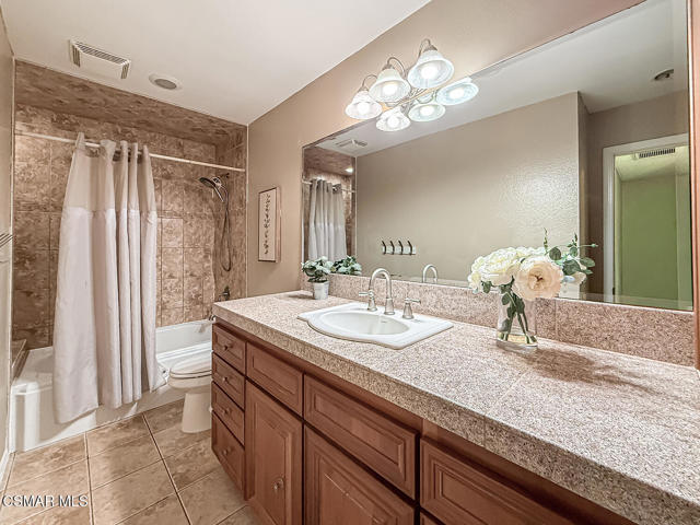 1683 Addax Circle, Ventura CA: https://media.crmls.org/mediaz/3eddeef3-f708-4baa-afbe-e7aa0a8e9360.jpg