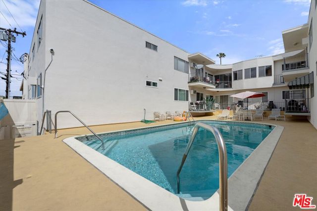 5376 Fairview Boulevard, Los Angeles CA: https://media.crmls.org/mediaz/3edeed06-61e3-4ede-ab6c-a6a879002ec4.jpg