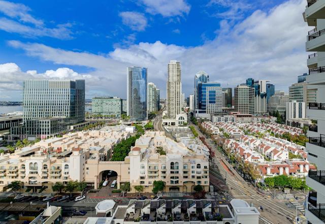 700 W Harbor Dr, San Diego CA: https://media.crmls.org/mediaz/3edf3e8e-3cf8-4ed9-b6a4-3ba7e6e09eff.jpg