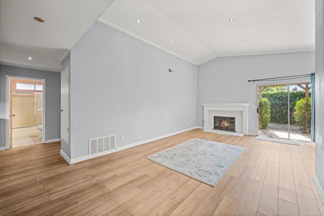 Detail Gallery Image 4 of 36 For 4843 Sumac Pl, Oceanside,  CA 92057 - 3 Beds | 2 Baths