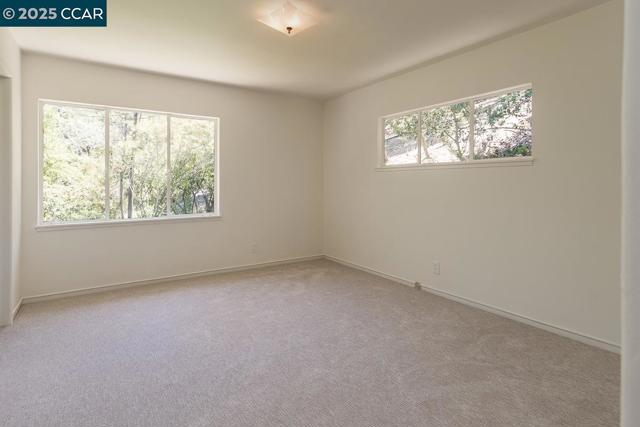 877 Mountain View Dr, Lafayette CA: https://media.crmls.org/mediaz/3edf9600-d01a-4736-93a8-341d70c4395b.jpg