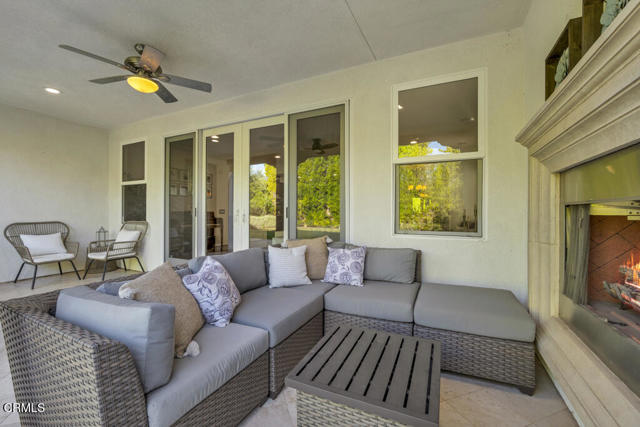 11806 Ricasoli Way, Porter Ranch CA: https://media.crmls.org/mediaz/3edff4e0-03d2-400a-84d7-e7e89cfd9c44.jpg