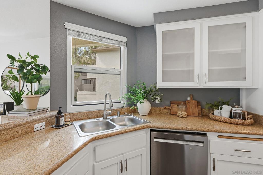 2746 Ariane - photo 13