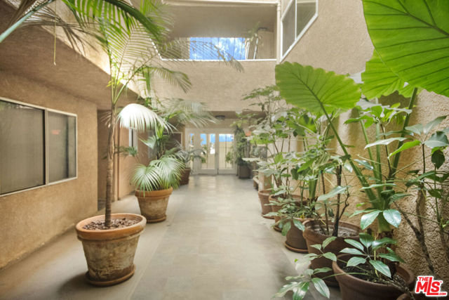 1010 Hammond Street, West Hollywood CA: https://media.crmls.org/mediaz/3ee032e0-d3c7-4da7-b40f-8ec922151619.jpg