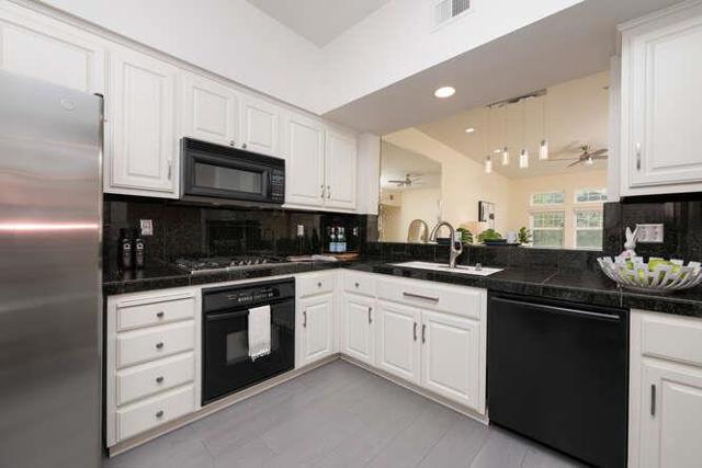 733 Swallowtail Court, Brisbane CA: https://media.crmls.org/mediaz/3ee04ce2-2d2c-4960-8a55-0680f942157e.jpg