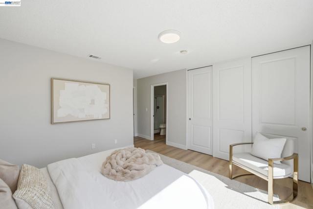 Image 19 of 47 For 5981 Skylinks