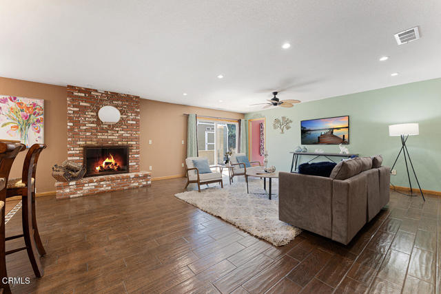 Detail Gallery Image 9 of 38 For 1100 Leonard Ave, Pasadena,  CA 91107 - 3 Beds | 3 Baths