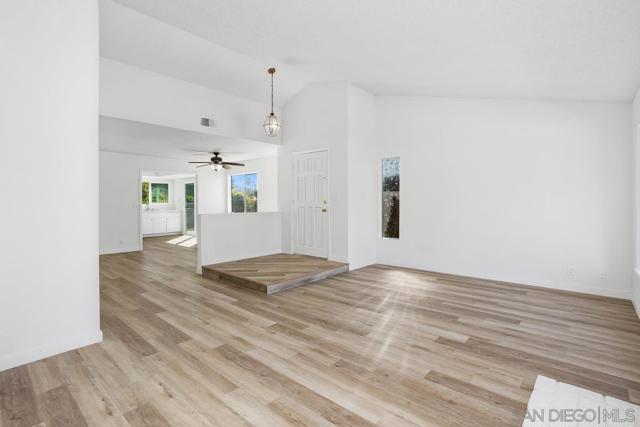 464 Dorsey Way, Vista CA: https://media.crmls.org/mediaz/3ee13093-e833-4d5c-8918-0670816878c0.jpg